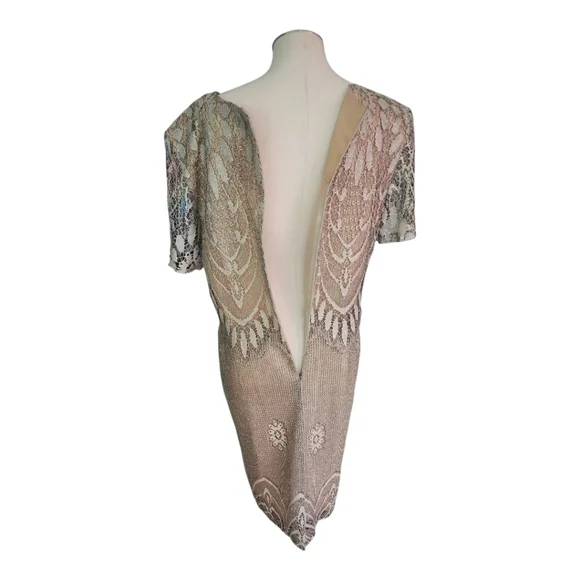 Elegant Lace Wedding Dress in Cream - Picture 8 of 10